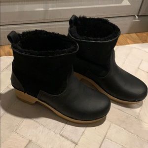 No6 pull on shearling bootie
